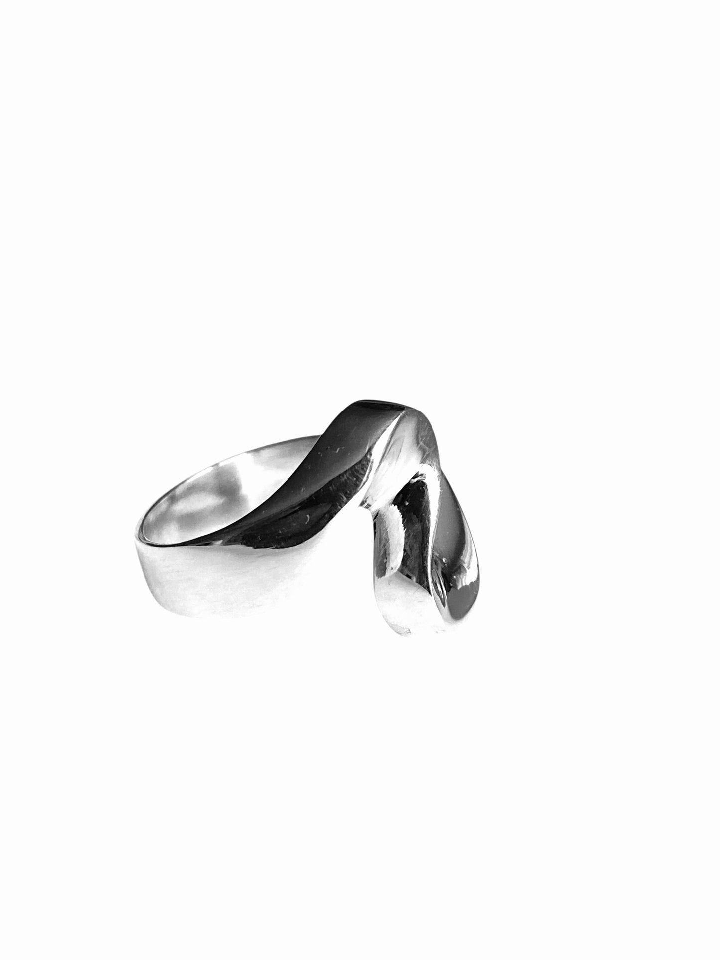 Abstrakt Statement Ring i 925 Sterlingsølv – Håndlaget Eleganse