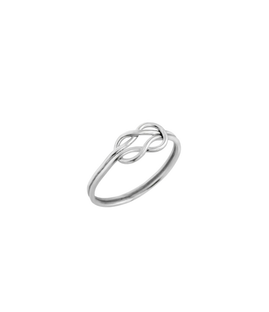 Dobbel Infinity ring i sølv med blank overflate.