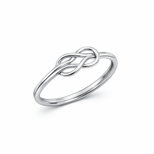 Dobbel Infinity ring i sølv med blank overflate.