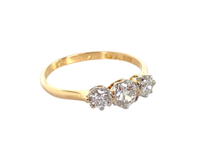 Antique gullring: 18K tre stens Diamantring i Gult og Hvitt Gull 0.70ct