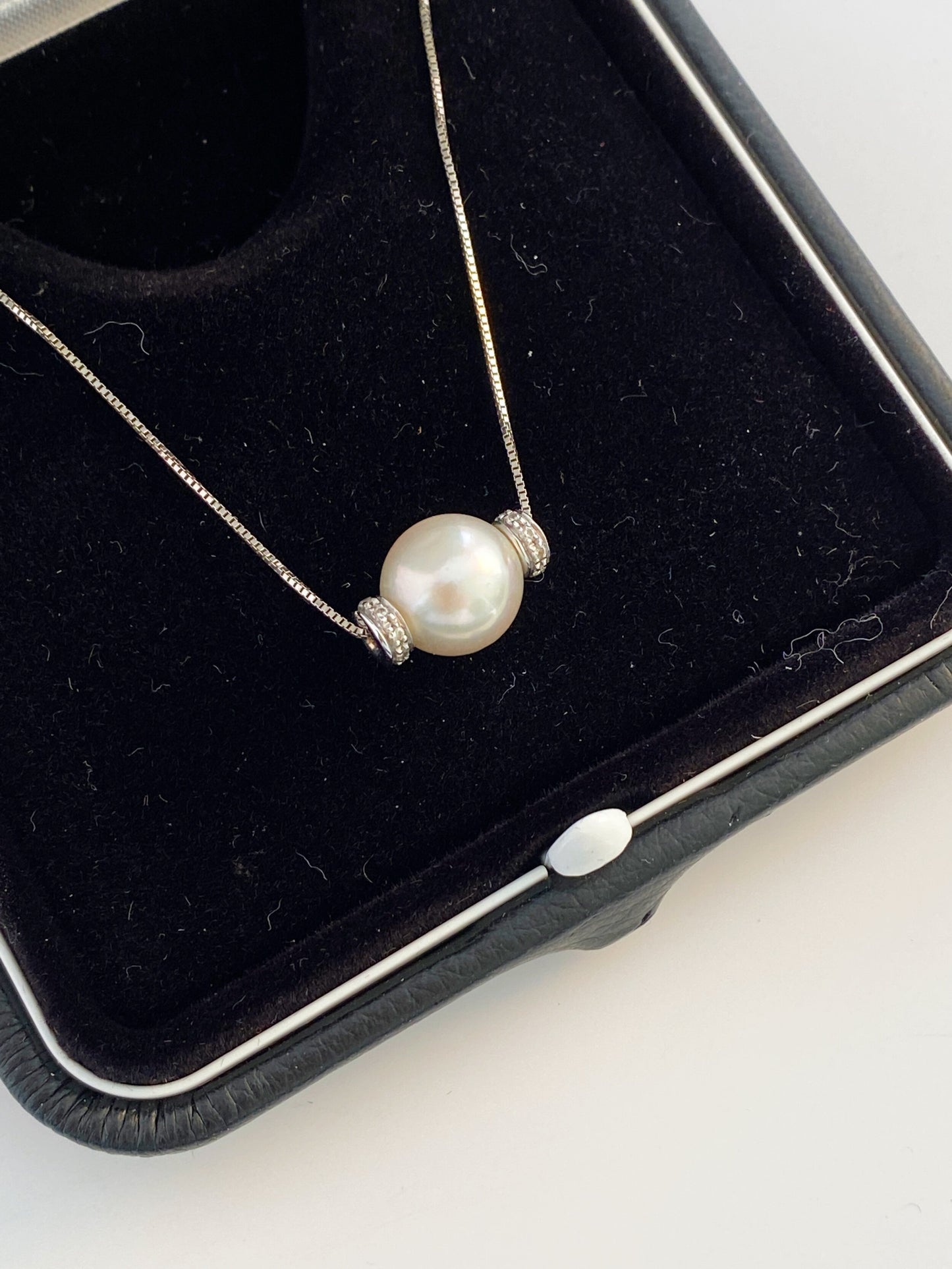 Perleanheng med Diamanter 18K hvitt Gull