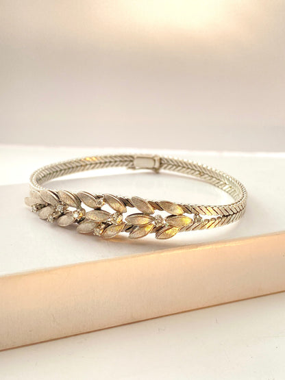 Diamantarmbåndet er i 14K Hvitt Gull med diamanter
