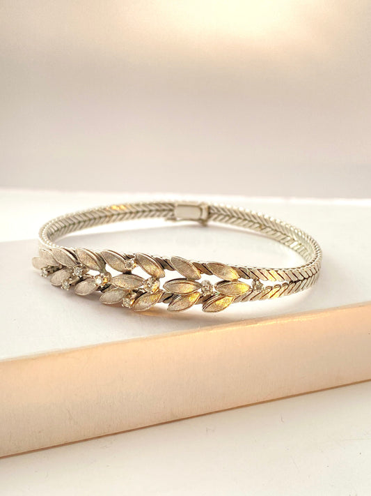 Diamantarmbåndet er i 14K Hvitt Gull med diamanter