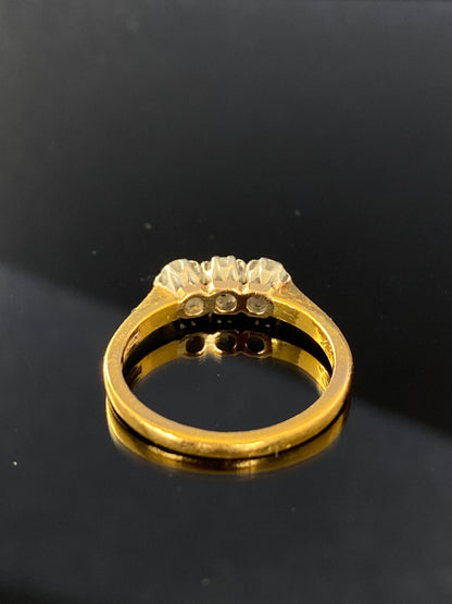 Diamantring med tre stk Old Cut Diamanter ca 0.60 Ctw